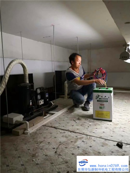 深圳拆裝冷庫完工交付,邊試機邊進貨